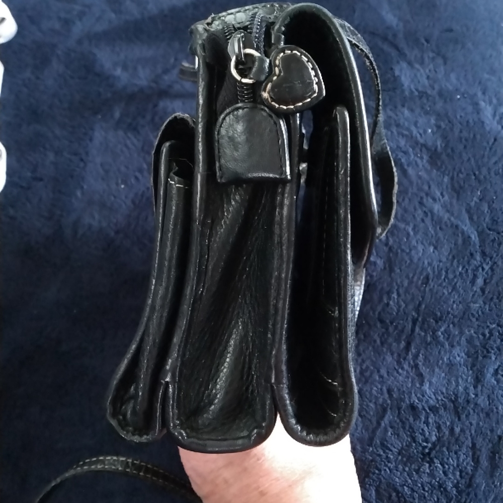 Crossbody - Picture 5 of 12